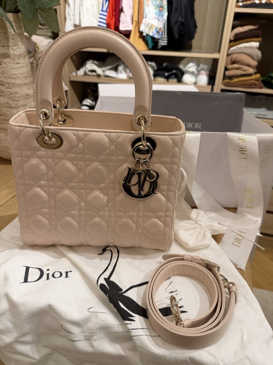 Dior Borse da donna: Authentic Lady Dior Bag - Light Pink, medium – Usato da Schwyz venduto da ann_5w8m