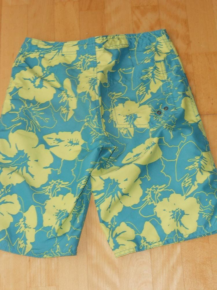 H&M Costumi da bagno: Neuw. Bade-Bermudas türkis-hellgelb mit Blumenmuster – Nuovo (secondo la descrizione) da Uznach venduto da Laeuffer 1