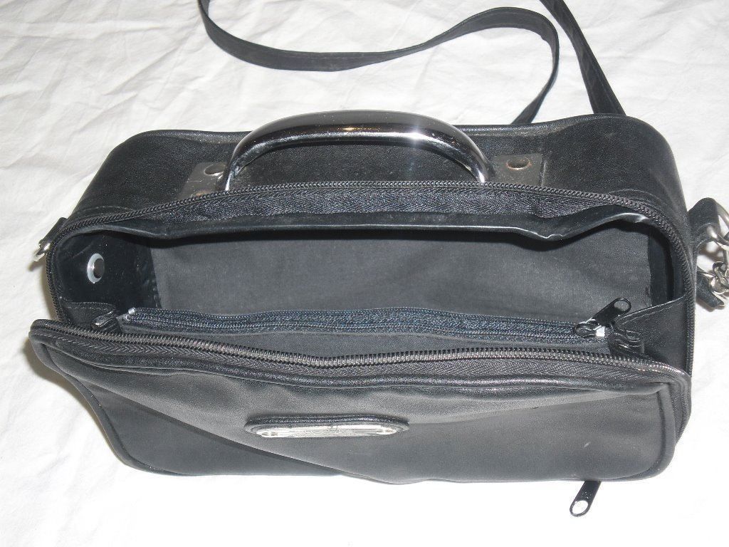 Borse da donna: Hand- und Umhänge- Tasche – Usato da Büren SO venduto da omsa 3
