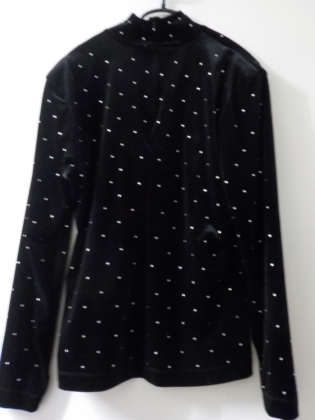 H&M Maglioni & Felpe: Schwarzes Samtoberteil mit Strass, XL (57a) – Usato da Muri b. Bern venduto da Silberdolphin 1