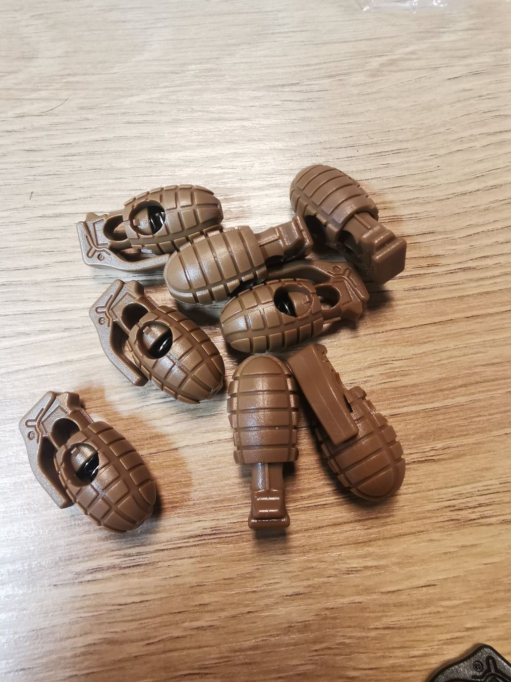 Kit bricolage: 8x Kordelstopper Granate steam punk gothic – Nuovo (secondo la descrizione) da Fischbach-Göslikon venduto da PitBullDoll