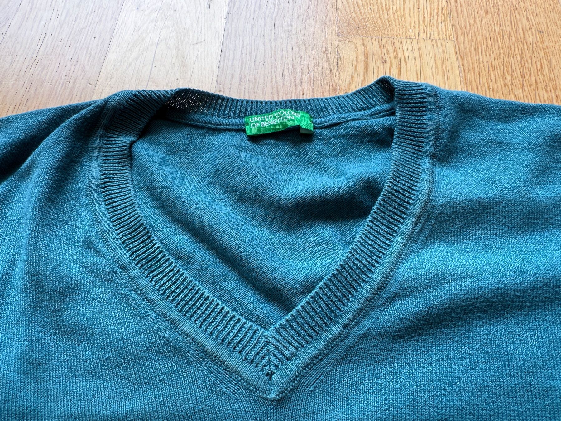 Maglioni & Felpe: Pullover mit V-Ausschnitt - Grösse M - Benetton – Usato da Baden venduto da polveres 1