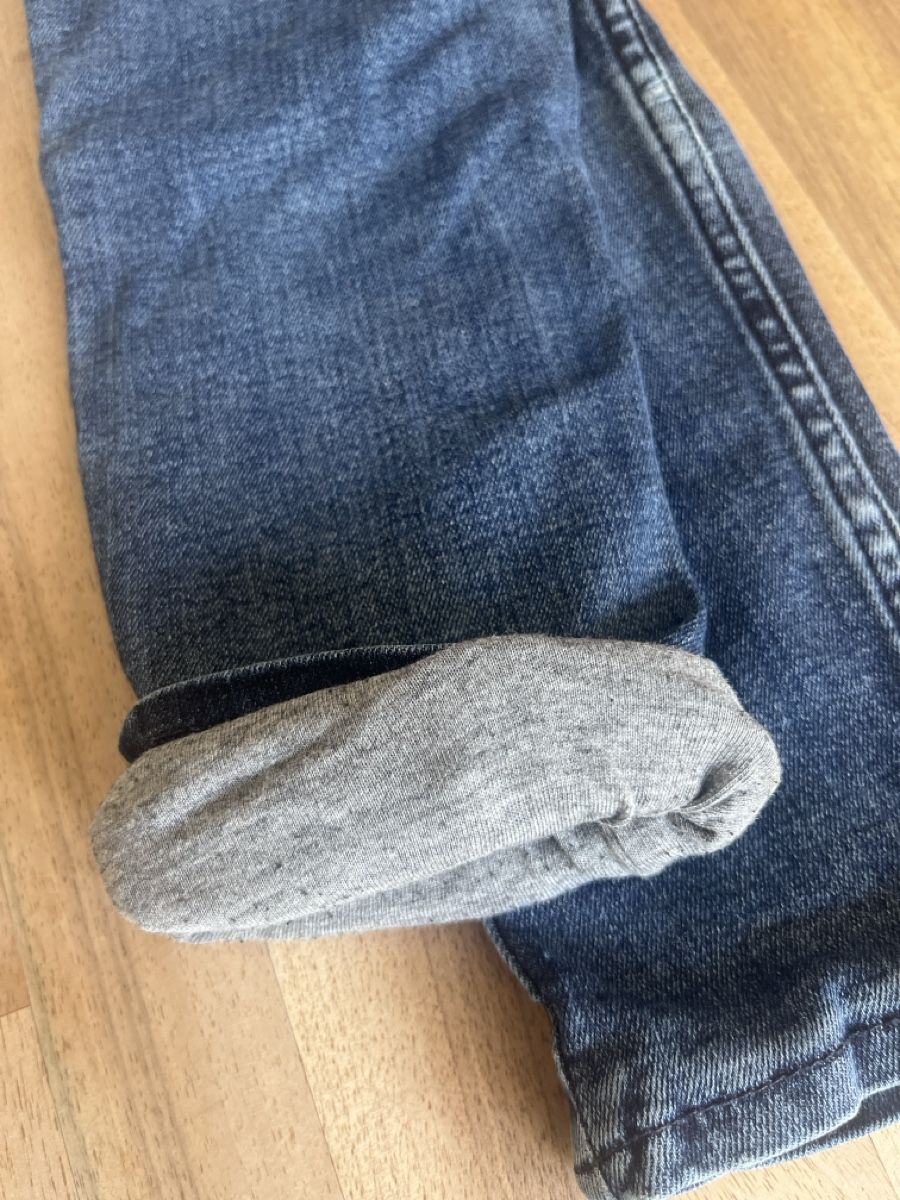 H&M Pantalons: Kinder Jeans dunkelblau Grösse 98 – D'occasion à Basel par HugChristine 4