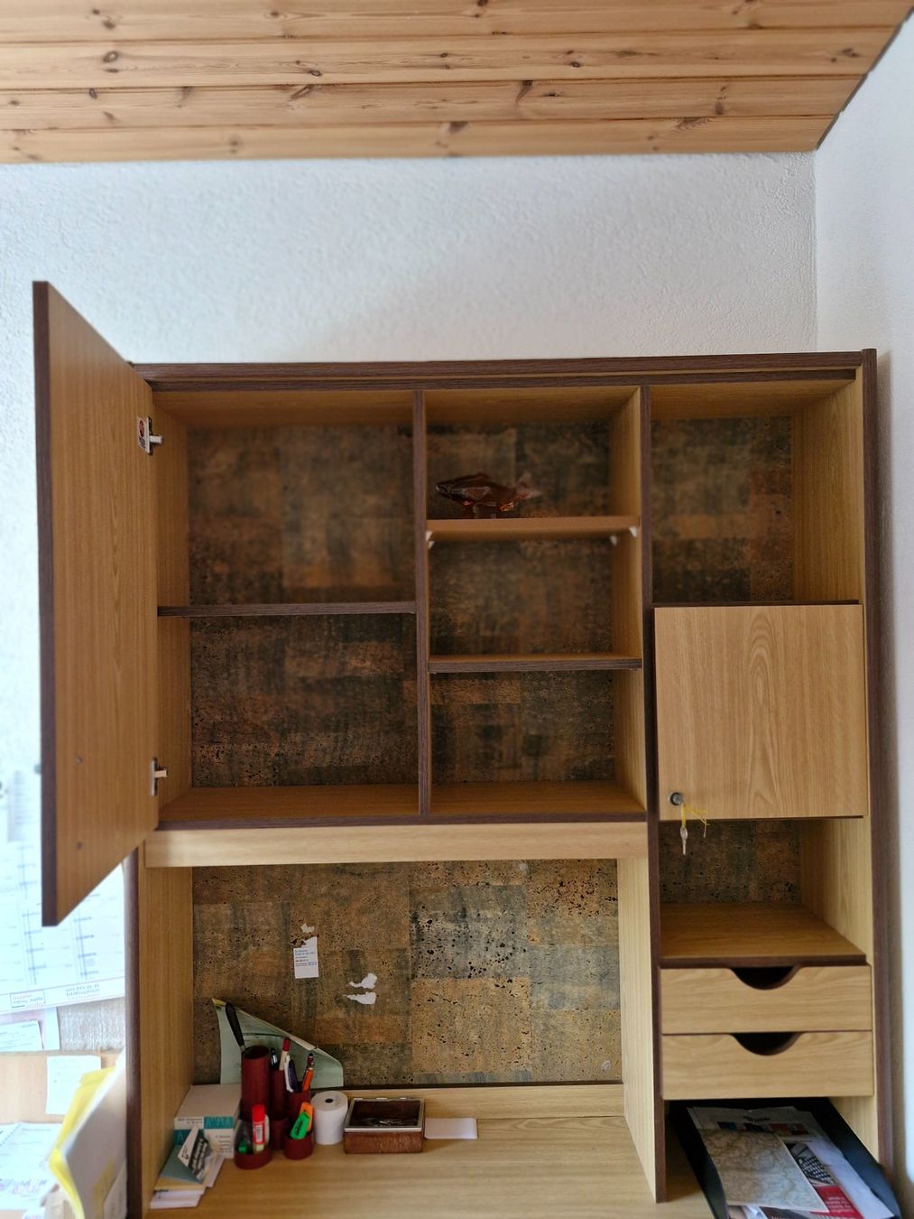 Bureaux: Schreibtisch mit Schubladen – D'occasion à Wangen SZ par smokly01 1