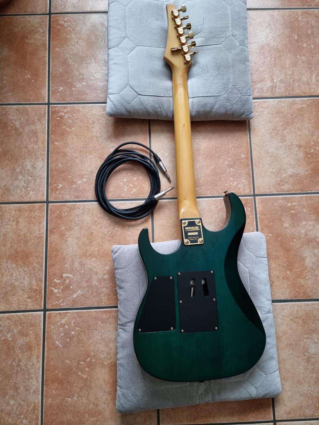 Washburn Strumenti musicali: Washburn Gitarre MG - 74 – Usato da Sissach venduto da drugho 5