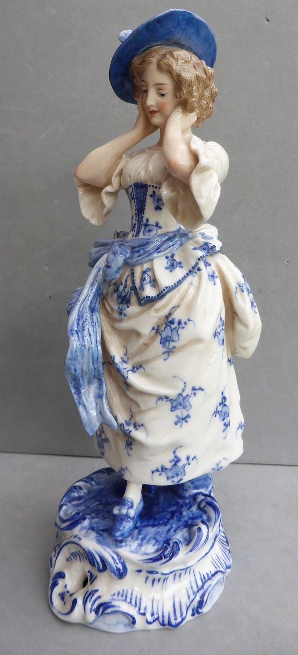 Statuette: Hübsche antike Figur von Dressel & Kister – Usato da Sonceboz-Sombeval venduto da Artdecolove 1