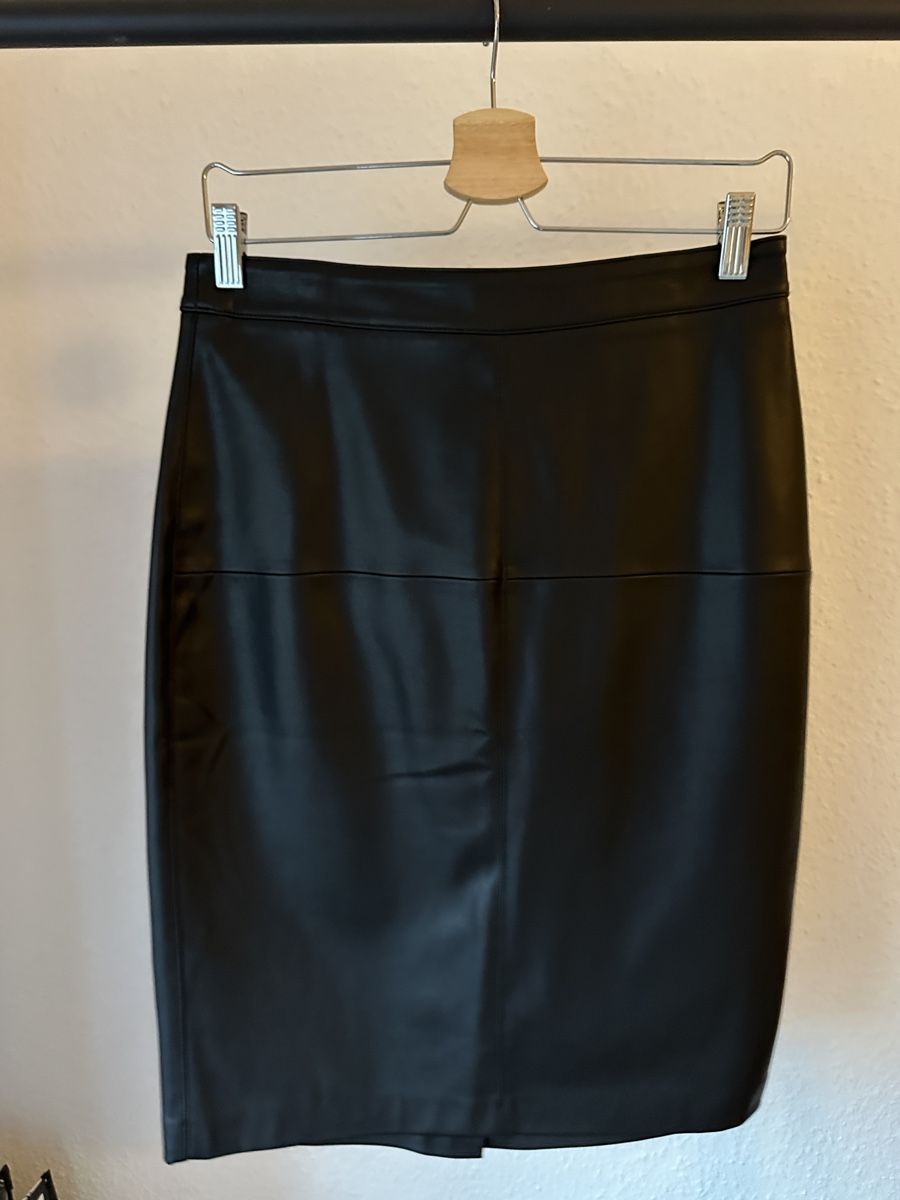 Mango Gonne: Jupe effet cuir noir Mango – Nuovo (secondo la descrizione) da Genève venduto da Kamill79