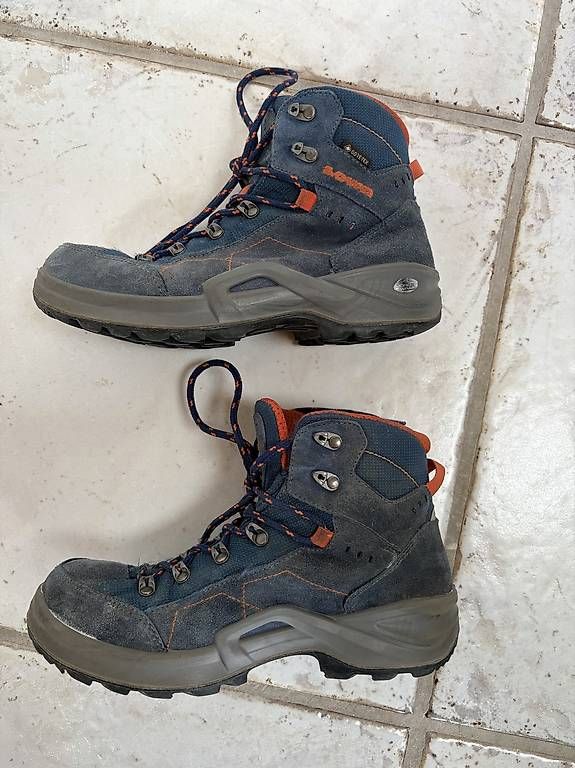 Schuhe für Jungen: Wanderschuhe Lowa Gr. 37 Gore-Tex – Gebraucht aus Schönenberg ZH von Helicase 3
