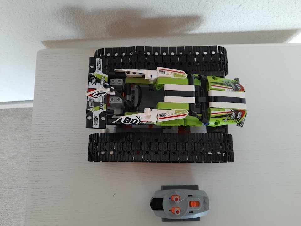Lego Spielzeuge: LEGO TECHNIK 42065 RC TRACKED RACER – Gebraucht aus Langendorf von Paho6 3