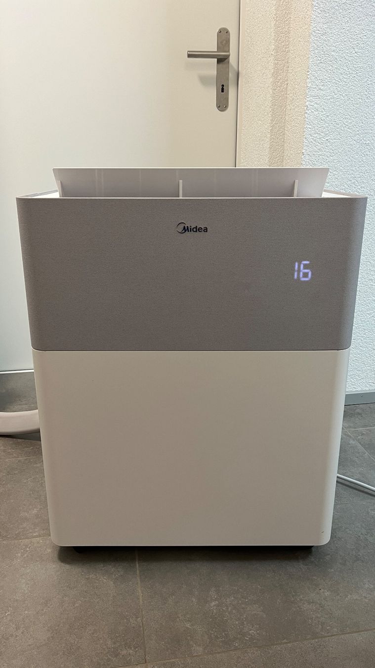 Midea Condizionatori: mobile Klimaanlage: Midea PortaSplit – Usato da Mühledorf SO venduto da ljs92 2