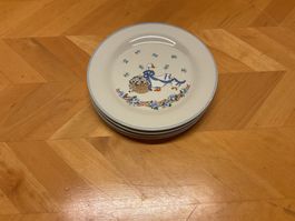 4 attraktive Kinderteller