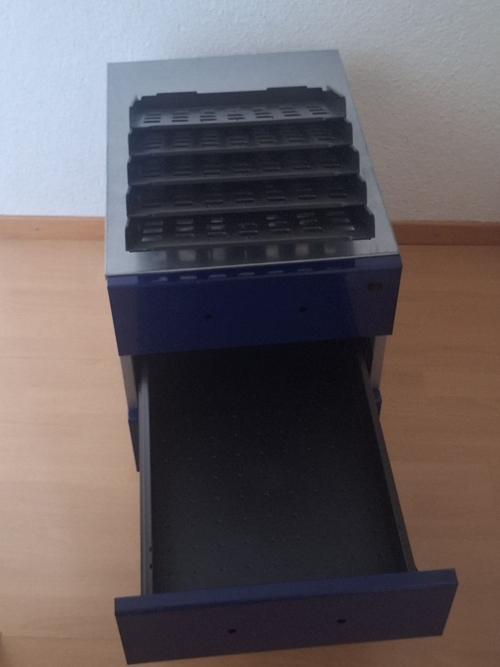 Banconi: Büro Korpus ab nur 1 Fr. !!! – Usato da Grüt (Gossau ZH) venduto da wisdomio7 4