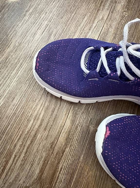 Scarpe da uomo: Under Armour Hallenturnschuhe Grösse 40.5 – Usato da Uttigen venduto da extreme08 2