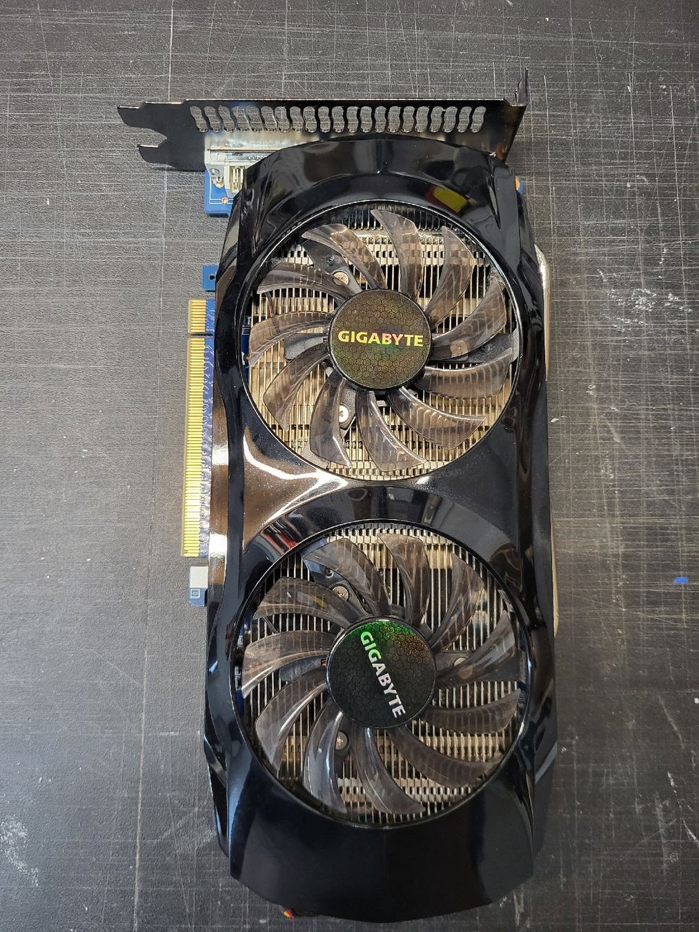 Gigabyte Grafikkarten: Gigabyte 460 OC Grafikkarte – Gebraucht aus Oberdiessbach von Ruby_C