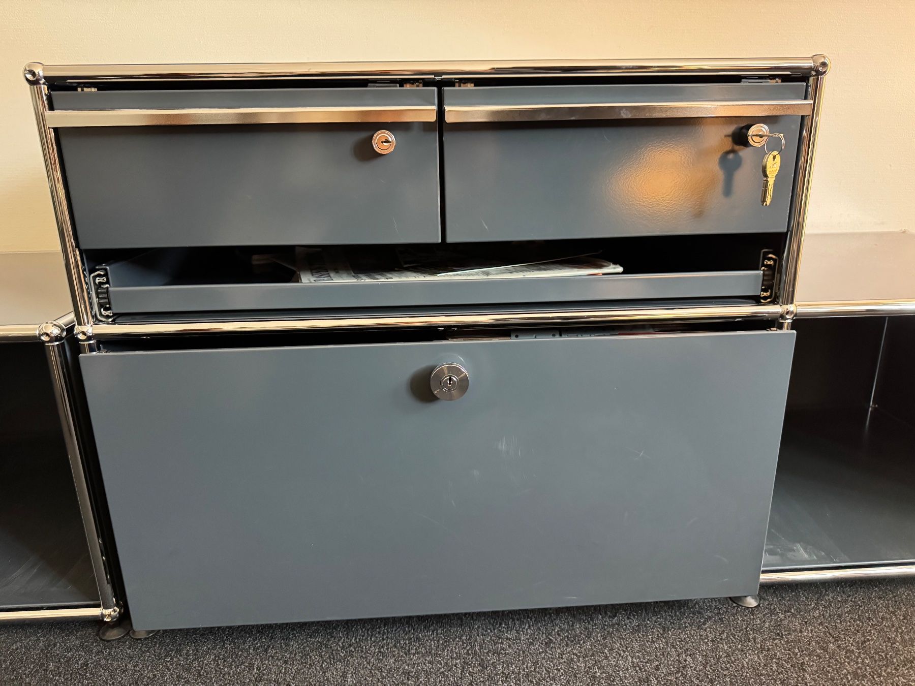 USM Regale: USM Haller Sideboard zwei Teilig Anthrazit – Gebraucht aus Diessenhofen von Osio 2