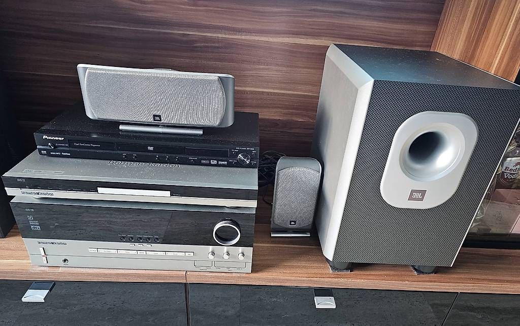 Harman-Kardon Home Cinema: Harmann kardon 5.1 avr 130 – Usato da Sion venduto da ClintBoss1380