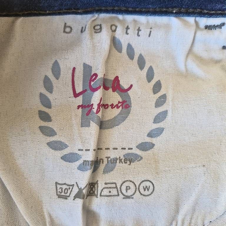 Bugatti Jeans: bugatti Jeans Grösse 34 oder 127/30 – Nuovo (secondo la descrizione) da Schaffhausen venduto da Jakarila 4