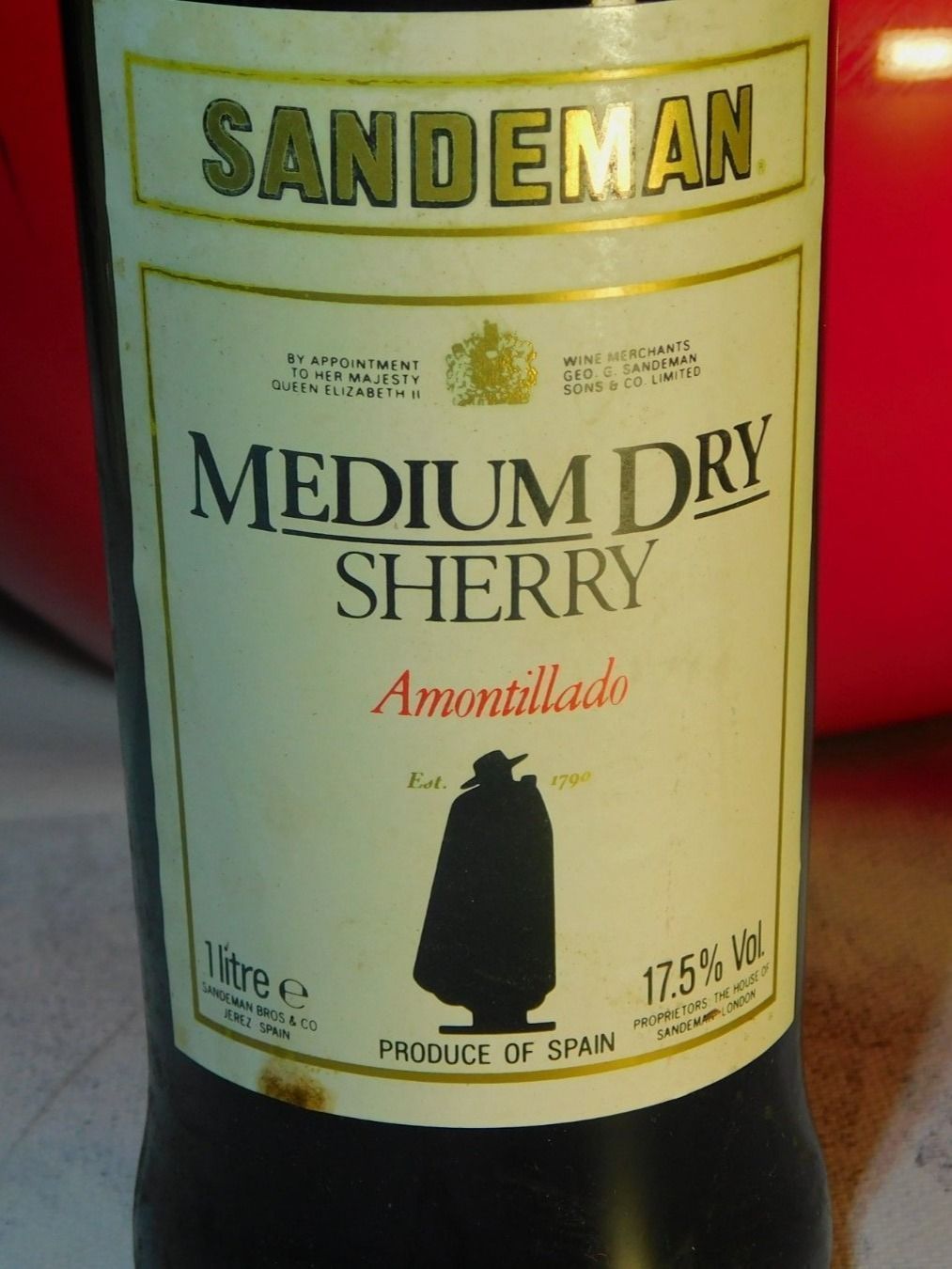 Bevande alcoliche: Sandeman Medium Dry Sherry 1990s – Nuovo (secondo la descrizione) da Emmenbrücke venduto da Ulisse-22 3