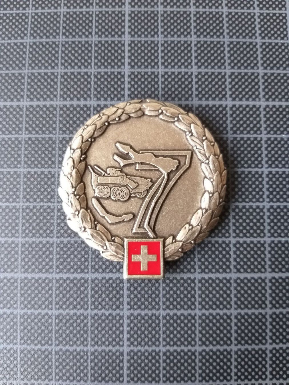 Placchette & Badge: Béretemblem Infanteriebrigade 7 – Nuovo (secondo la descrizione) da Bauma venduto da SwissMilitaria