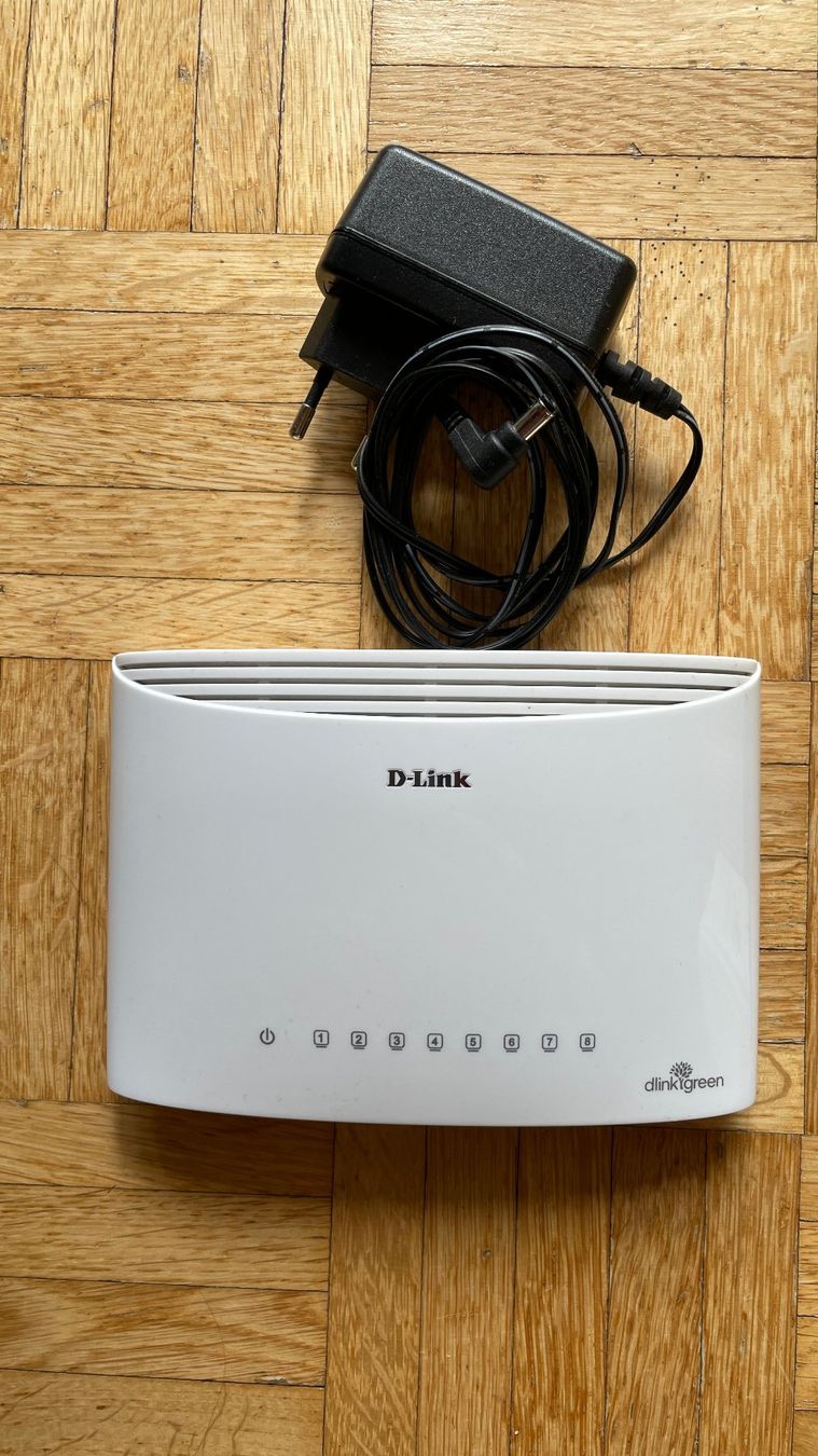 Dlink Hub & Switch: D-Link DGS-1008D 8-Port Gigabit Switch – Usato da Glattfelden venduto da cybermaxx