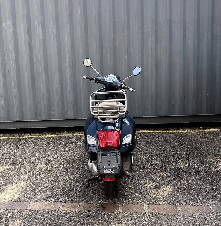 Scooters: Piaggio Vespa GTS 300 Super  – D'occasion à Reinach BL par pan_pjc6 3
