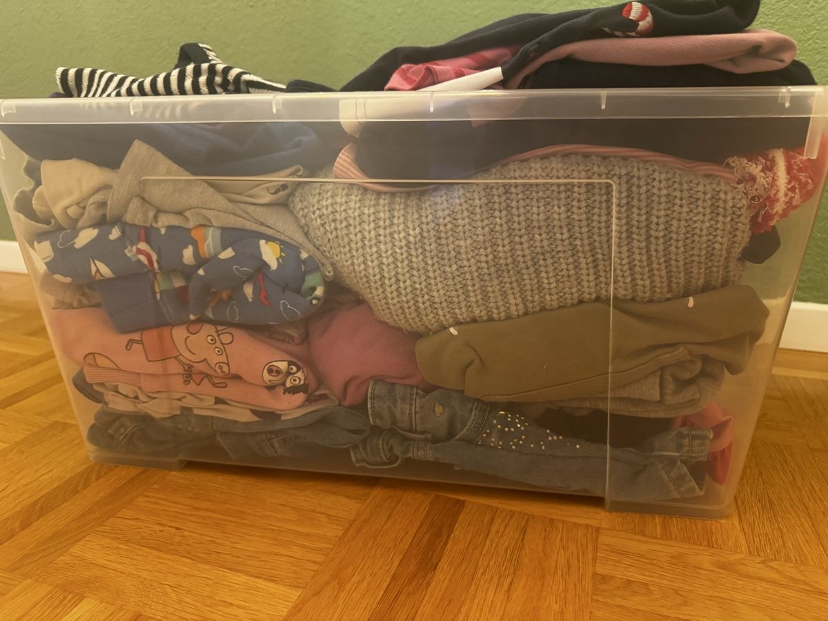Lotti & Set di vestiti:  Kinderkleidung Mädchen 3-4 jährig  – Usato da Urtenen-Schönbühl venduto da m19_2fdb 2