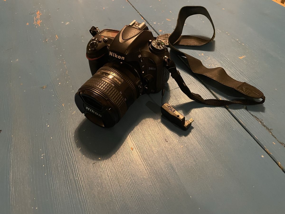 Nikon Fotocamera: Nikon D600 Full-Frame Kit + 3 VR Lenses + Accessories – Usato da Zürich venduto da vilhenag 1