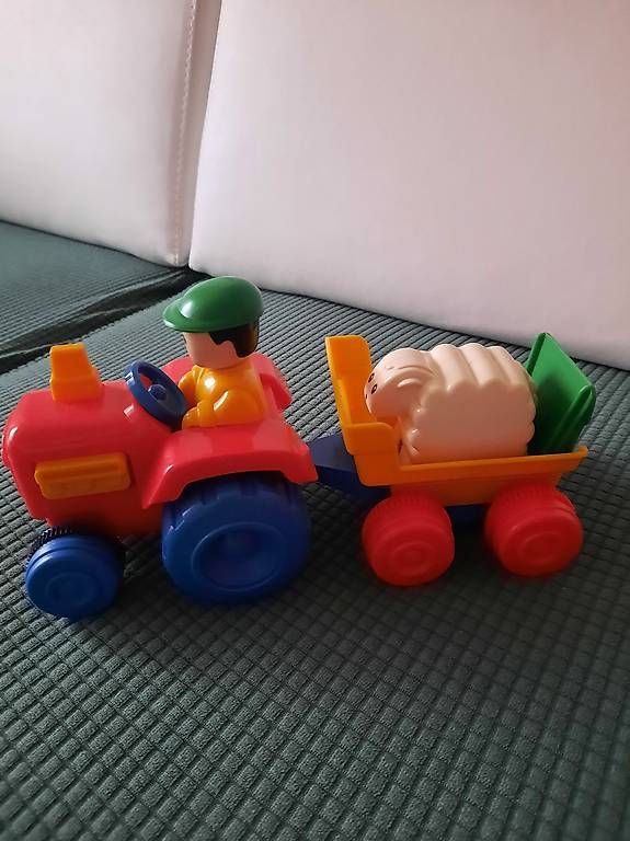Giocattoli: Tracteur TOMY avec remorque – Usato da Martigny venduto da ivi_cbf9 2