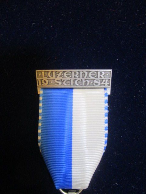 Medaglie: Luzerner Stich 1984 emailliertes Gemeindewappen Romoos – Nuovo (secondo la descrizione) da Luzern venduto da Horoskop1 2