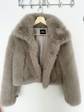 Zara Jacke Kunstfell grau Grösse M-komplett neu