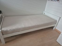 Bett mit Rost exkl.Matratze