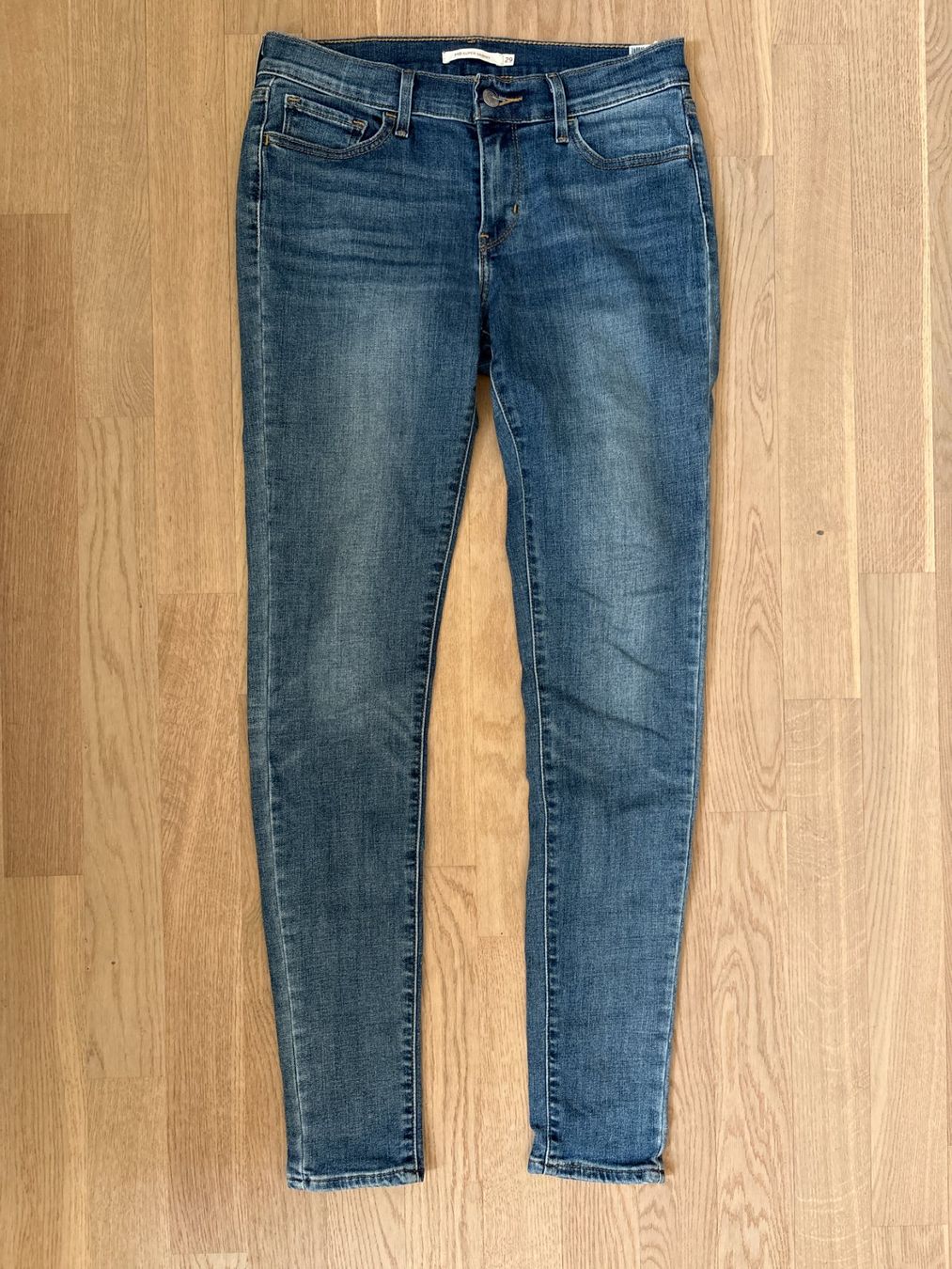 Levi's Jeans: Levis 710 super skinny 29/32 – D'occasion à Elgg par Jo_Naj