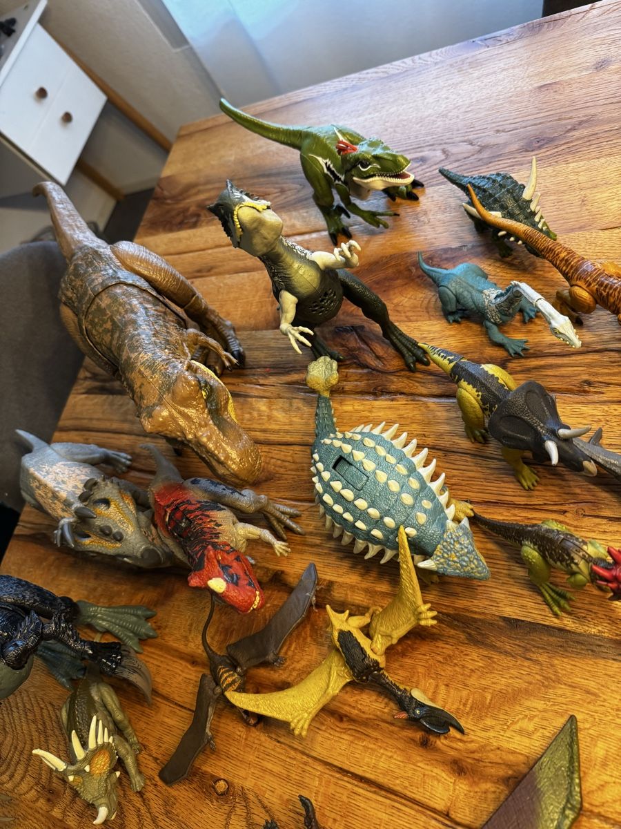 Giocattoli: Jurassic World Dinosaurier Set. – Usato da Biel/Bienne venduto da Thierry840 2