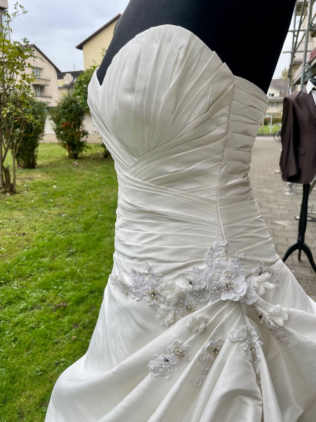 Vestiti: Brautkleid – Usato da Bern venduto da rahel.123 2