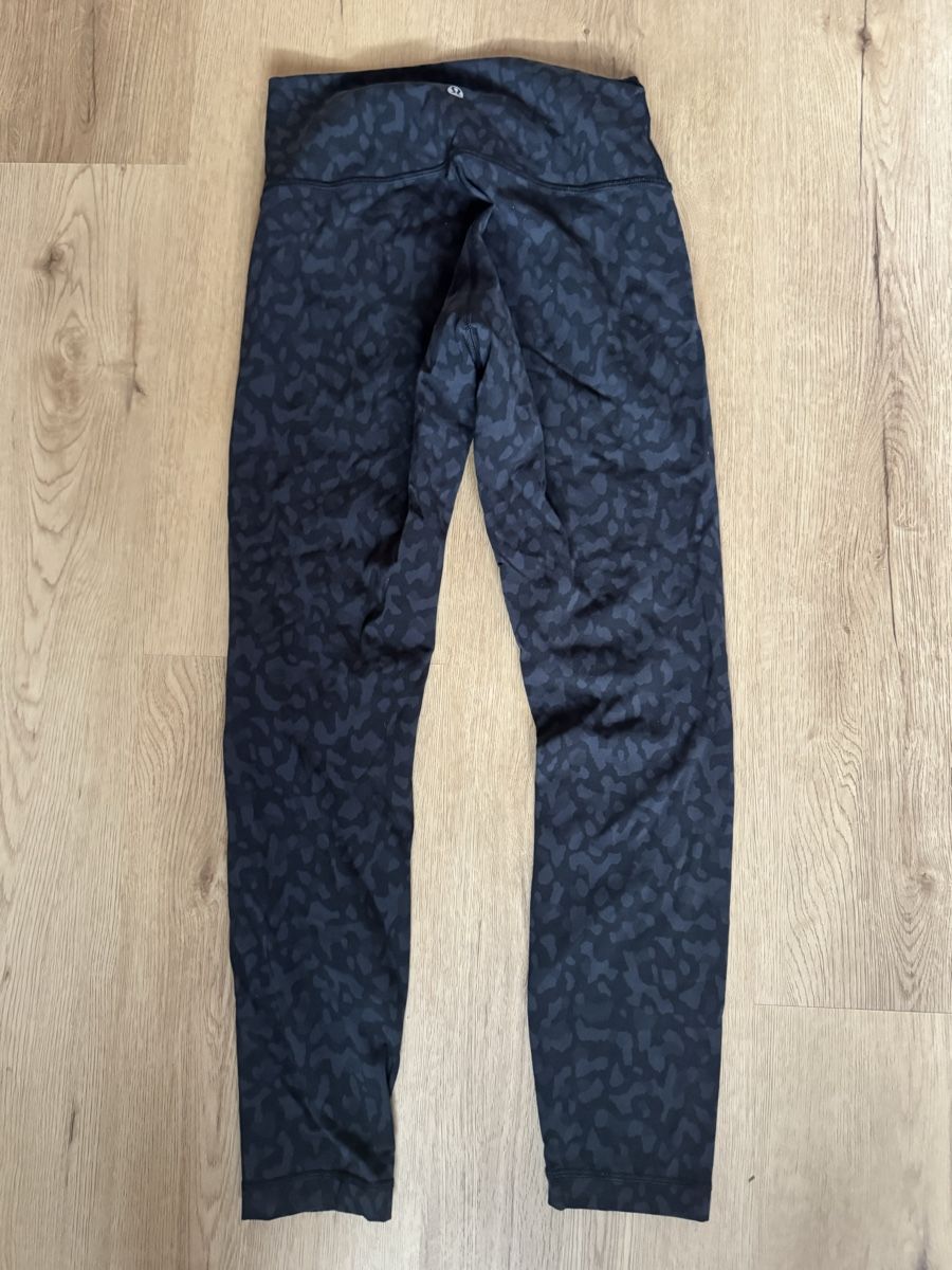 Lululemon Leggings: Lululemon Leggings Leo-Muster, Grösse 6 /S – Usato da Matten b. Interl venduto da Skygirl4405 1
