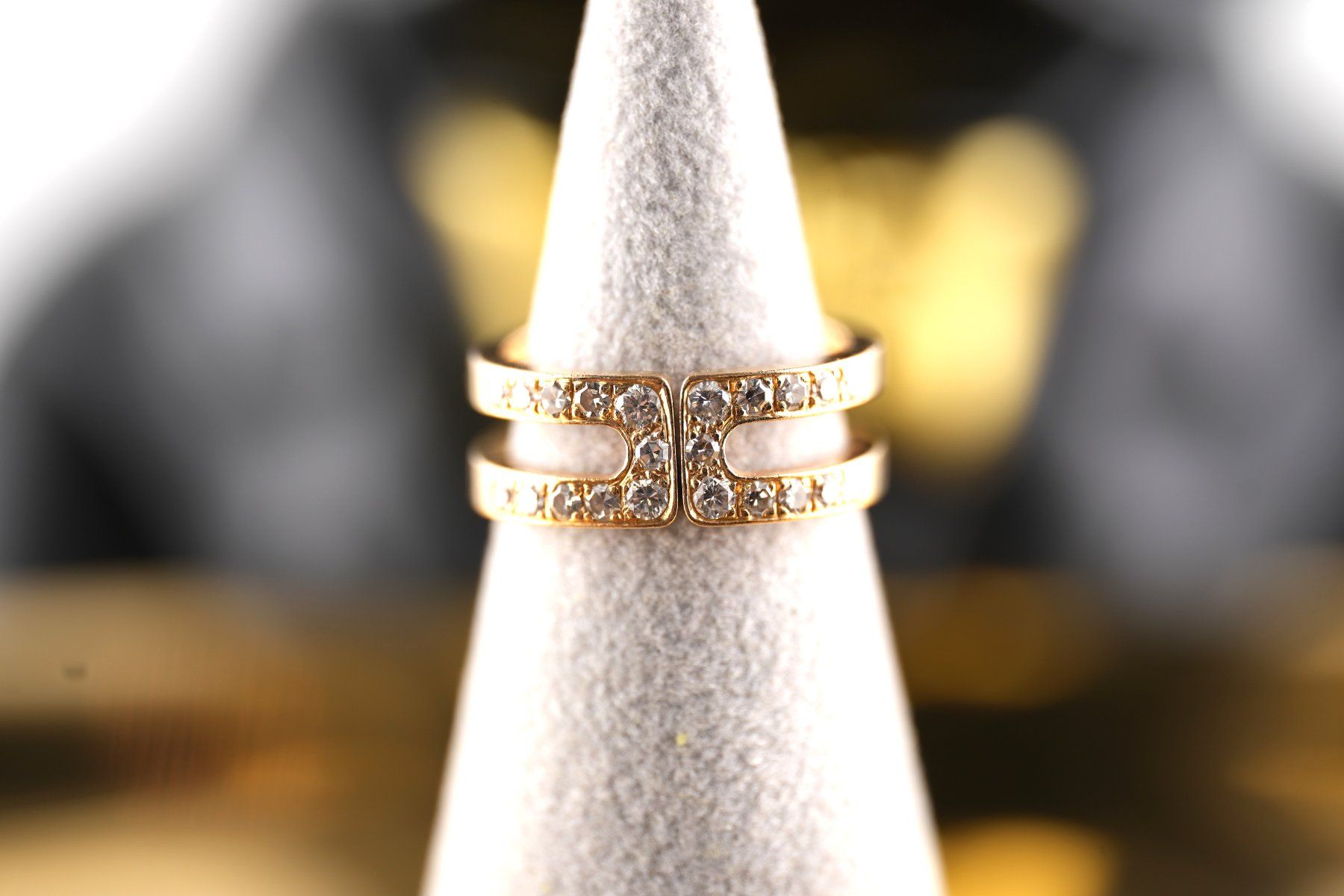 Anelli: Goldring 18K mit Diamanten – Usato da Basel venduto da Vip24