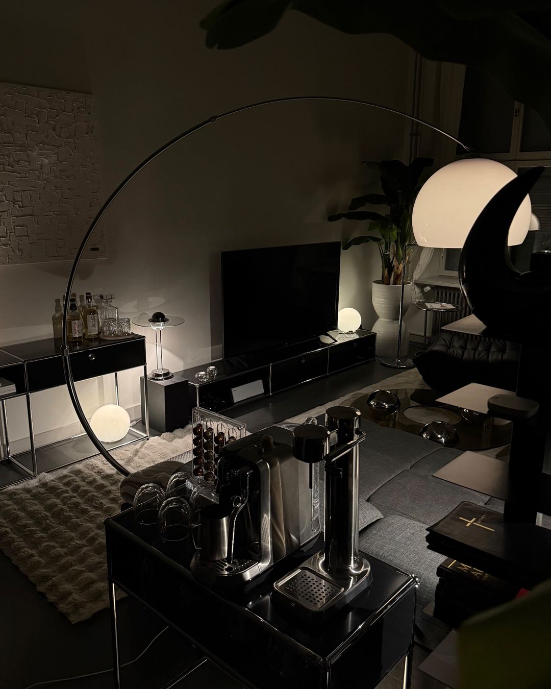 Lampes: Design Bogenlampe mit Marmorsockel – D'occasion à Luzern par mat.jones