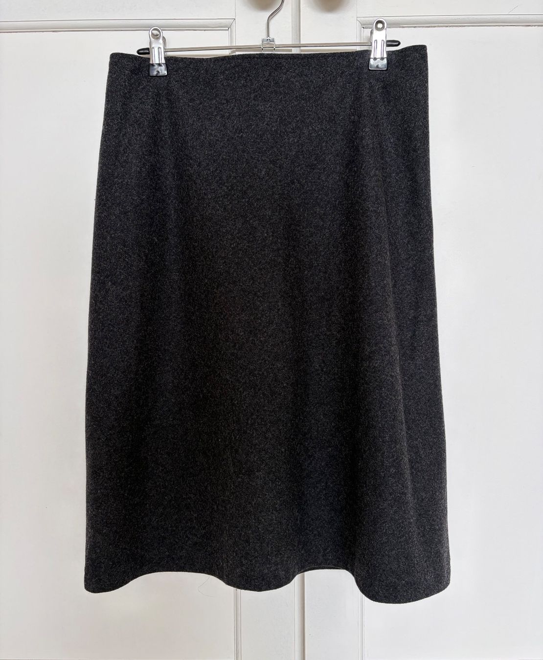 Promod Gonne: Jupe midi grise Promod - Taille 38 – Usato da Geneve venduto da Margot_22