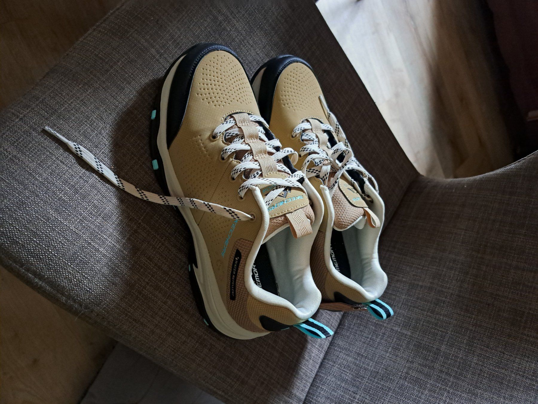 Skechers Scarpe da donna: Skechers Trekkingschuhe – Nuovo e nell'imballaggio originale da Bühl BE venduto da daylight0379