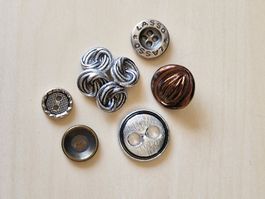 Divers boutons métaliques