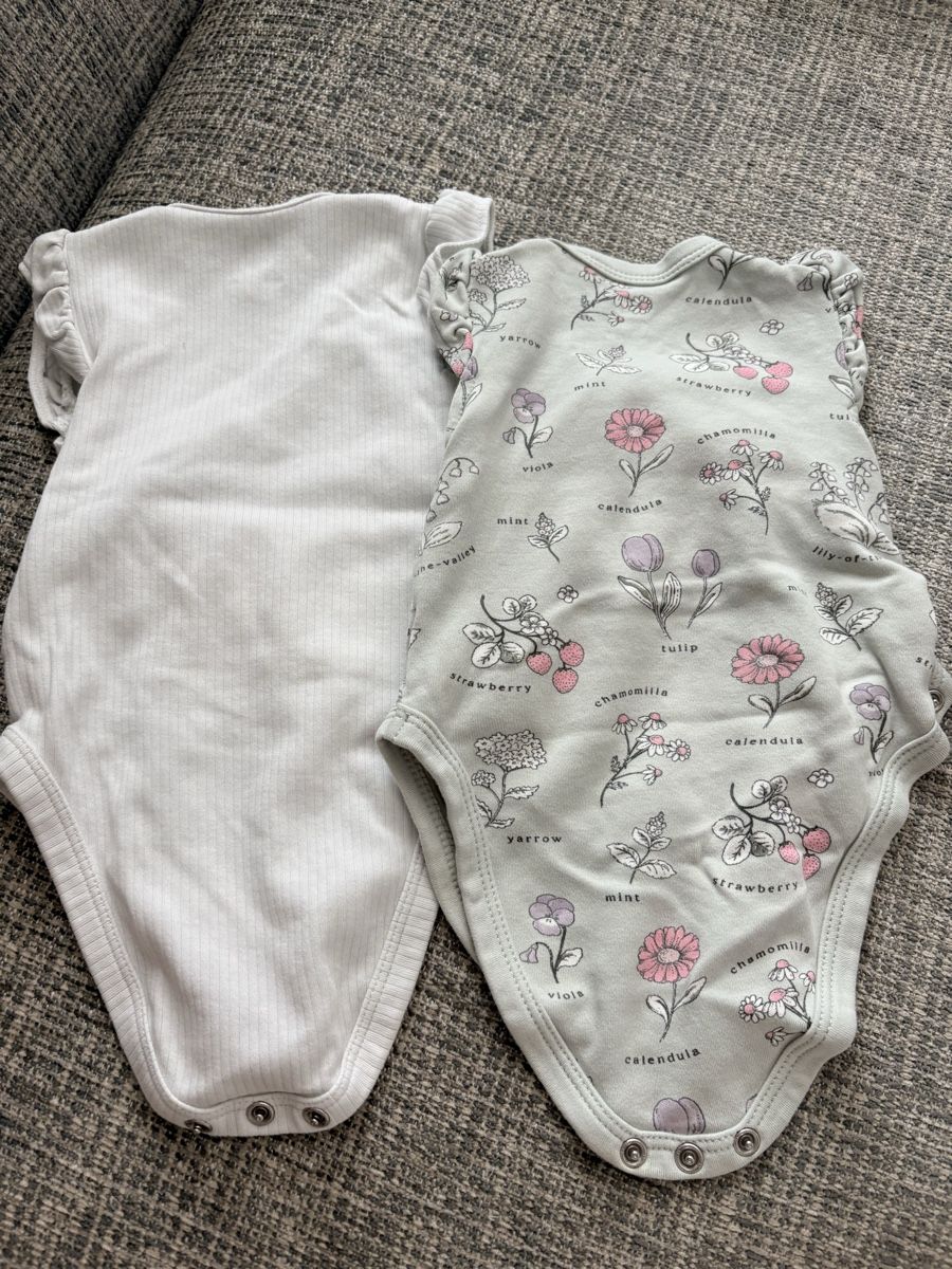 C&A Lotti & Set di vestiti: 2 Body C&A Baby Grösse 62cm – Usato da Münchenstein venduto da Miresolese 1