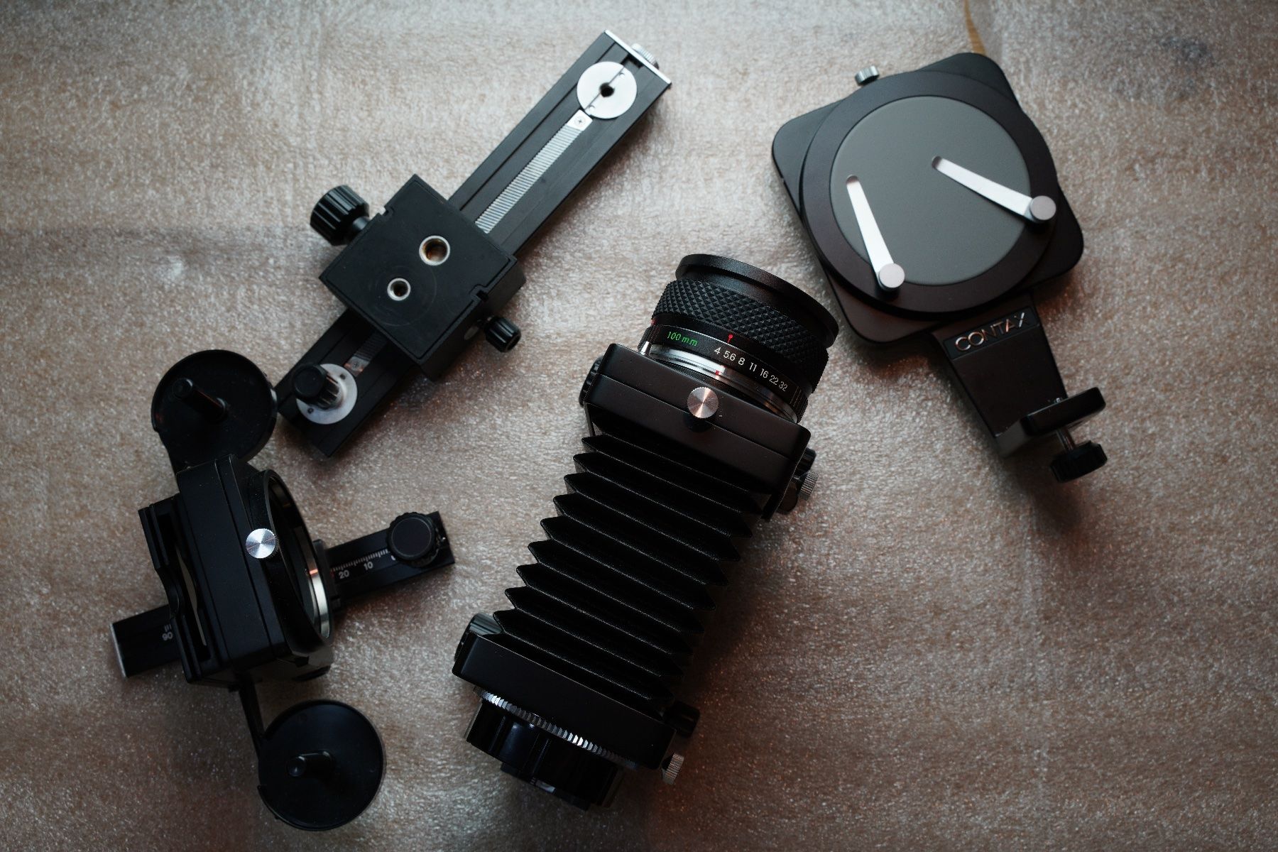 Contax Fotocamera: Contax Auto Extension Bellows+Slide copier+Focusing Rail... – Usato da Dagmersellen venduto da sim_zqh8 7