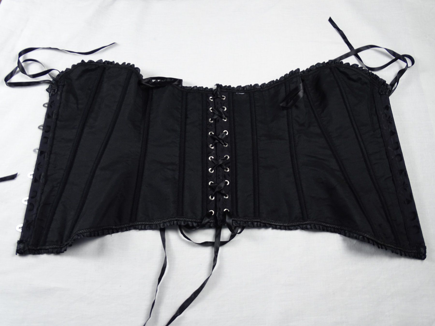 Altra biancheria intima: Schwarzes Korsett mit Muster – Usato da Solothurn venduto da hli_n69n 5