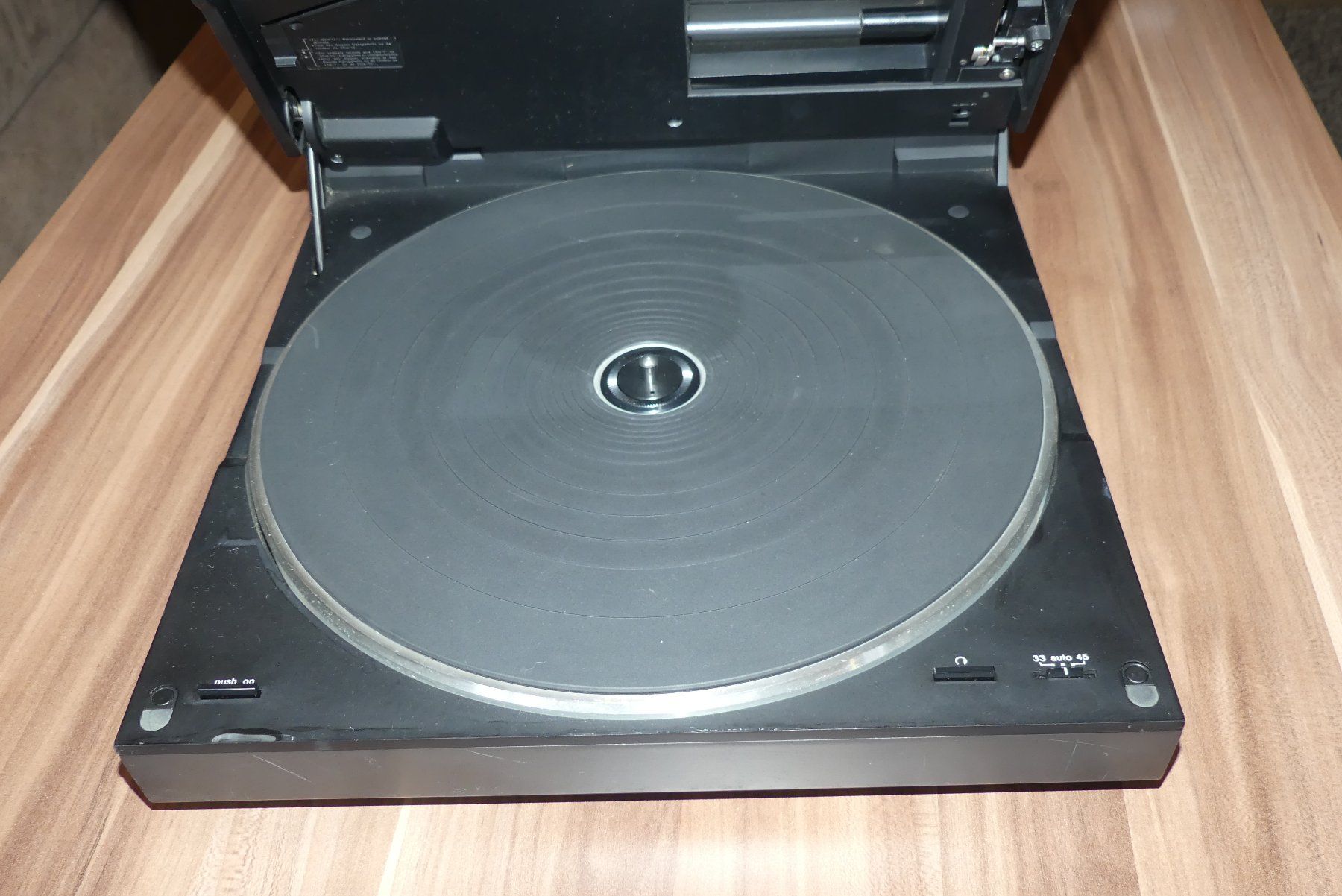 Technics Giradischi: Technics SL-15 Quartz Controlled Direct-Drive Plattenspieler – Usato da Tägerwilen venduto da schtephschen 9