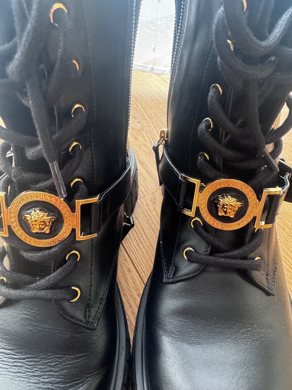 Versace Damenschuhe: VERSACE Medusa Leder Boots GR. 38 – Neu (gemäss Beschreibung) aus Schmerikon von Adrianka55 3