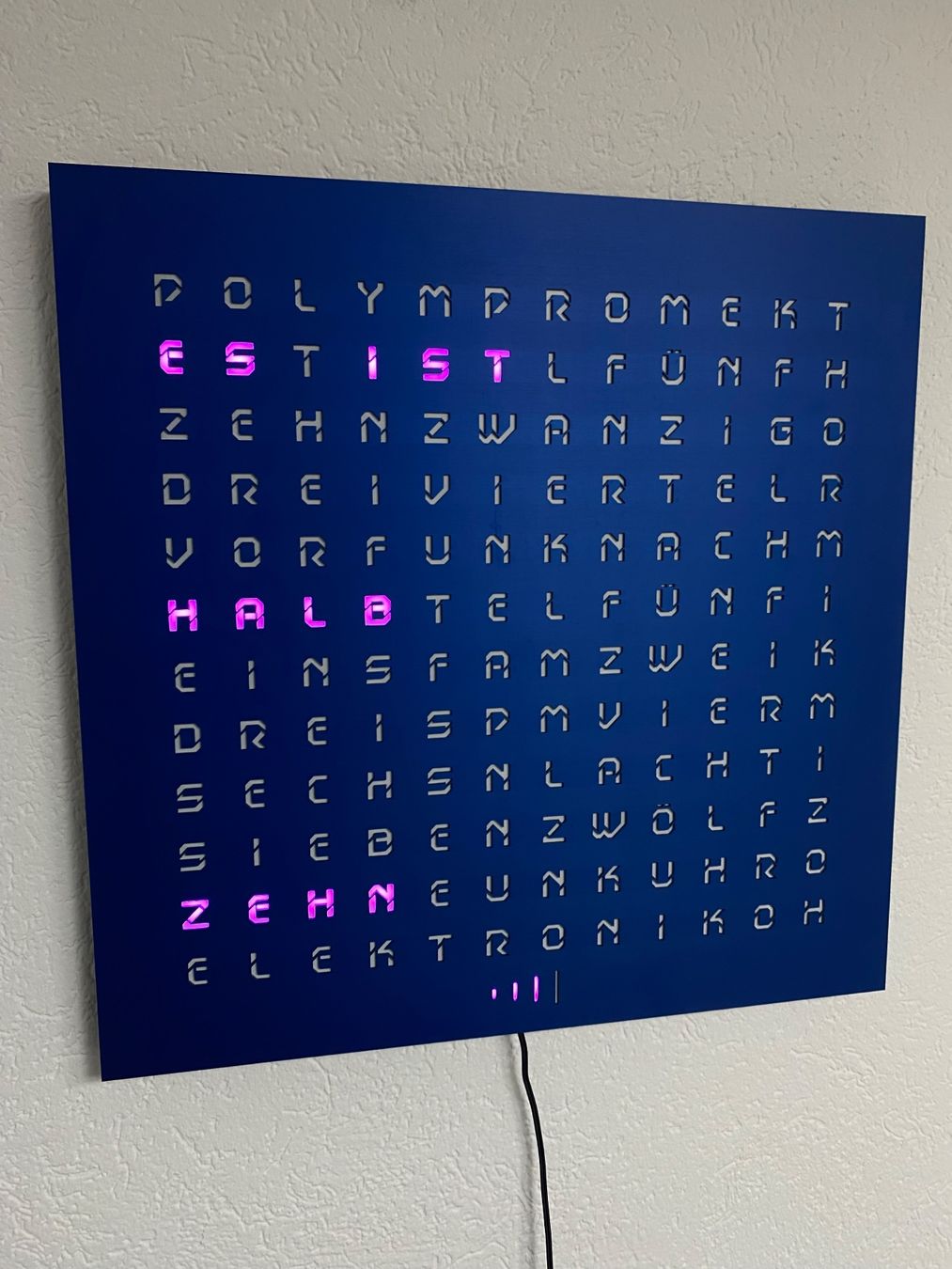 Qlocktwo Uhren: Wanduhr Qlocktwo Eigenbau – Neu (gemäss Beschreibung) aus Biel/Bienne von Zerim 5