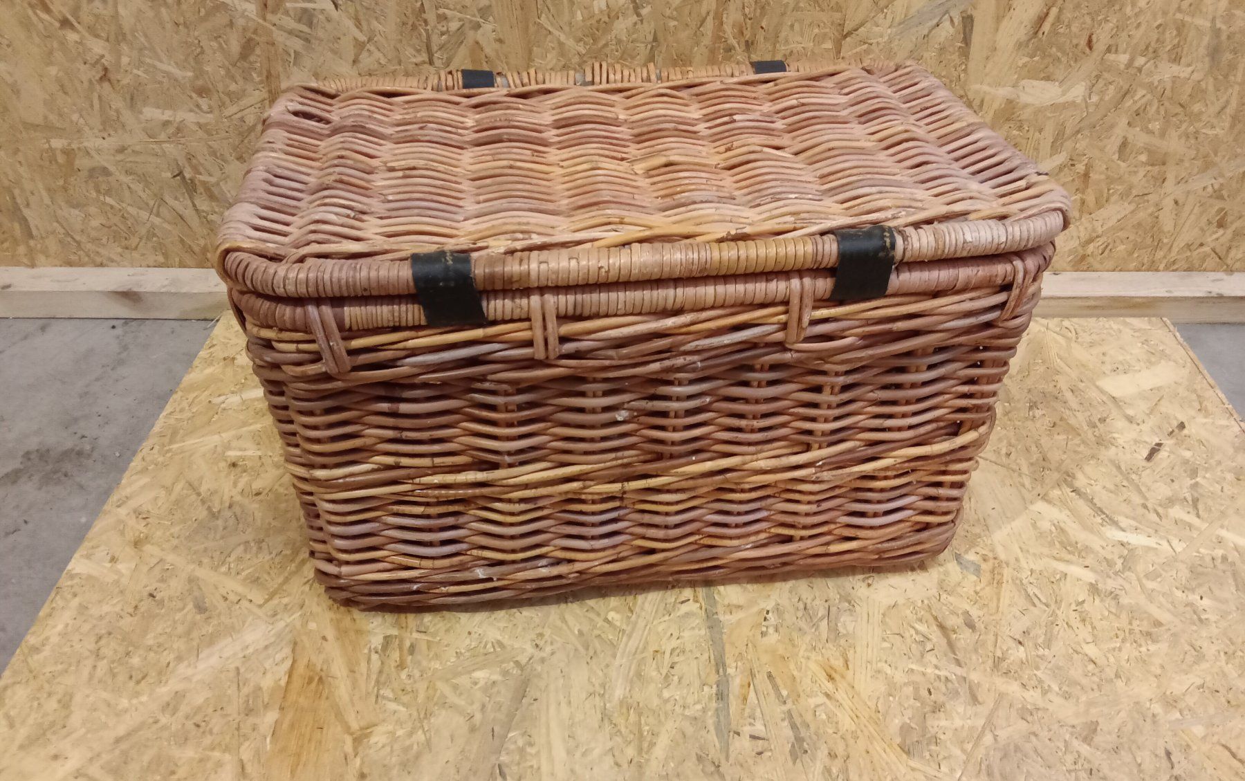 Altro per la casa: Vintage Weidenkorb mit Deckel, Picknickkorb – Usato da Mollis venduto da gar_wqz5 5