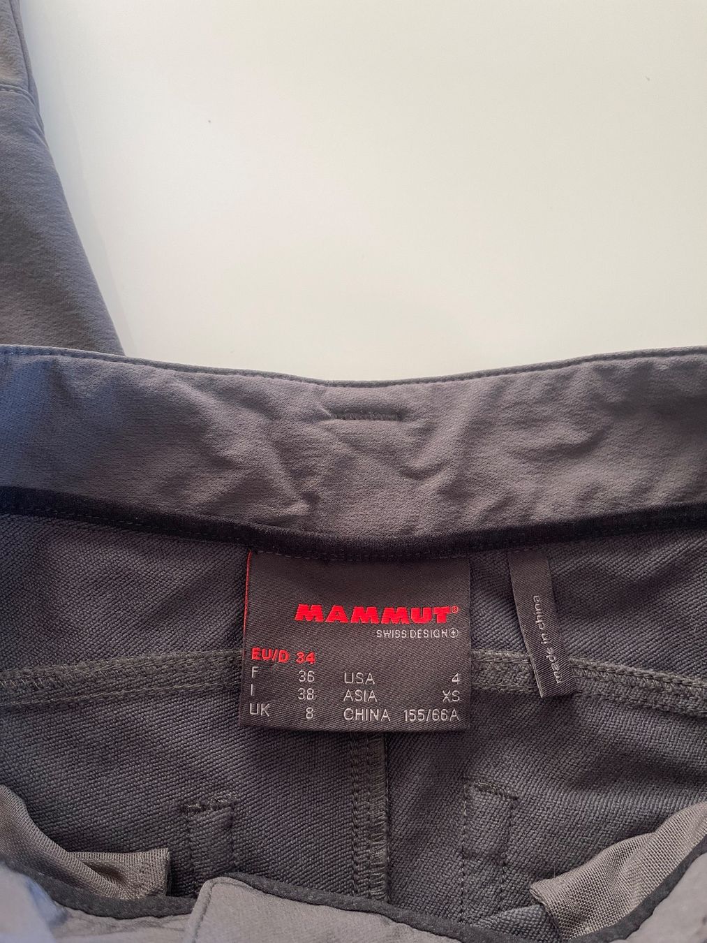 Mammut Hosen: MAMMUT Damen Wanderhose/Freizeithose Grau mit Gürtel Gr.34 – Gebraucht aus Zürich von Recode.Fashion 7