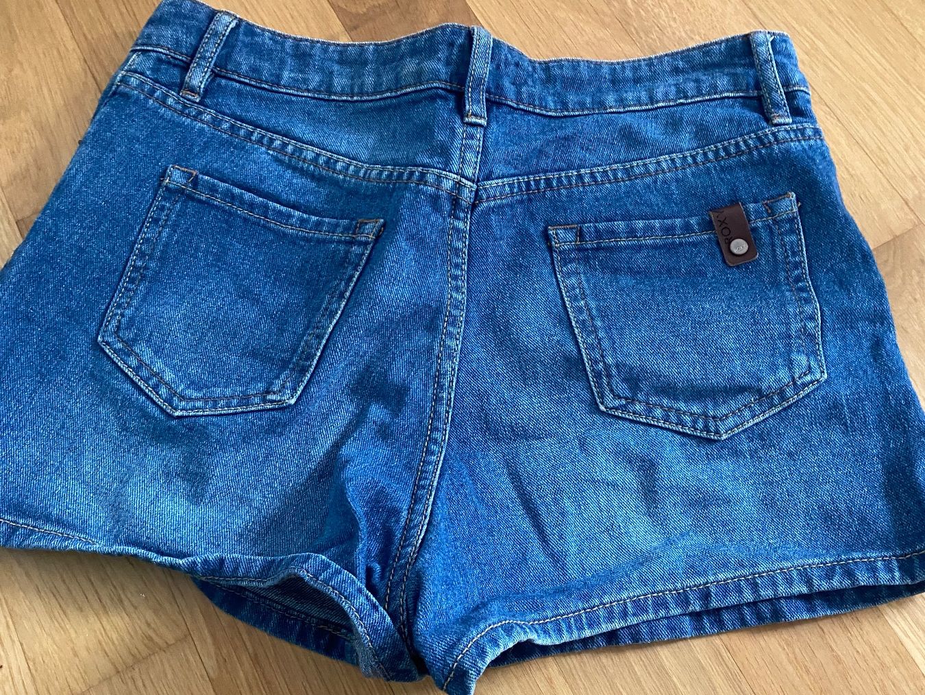 Roxy Jeans: ROXY Jeans Shorts, Denim, Gr. 26 – Gebraucht aus St. Gallen von rut_2znq