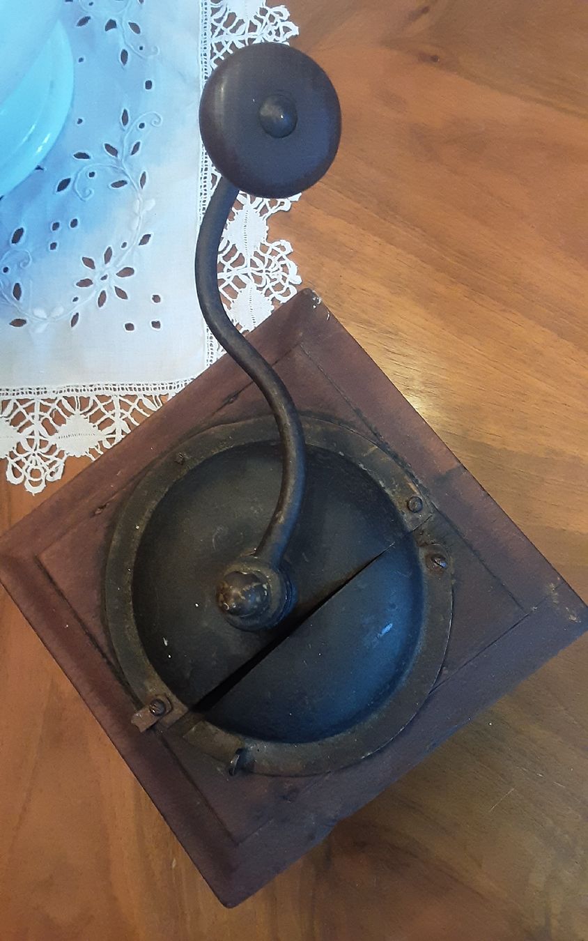 Elettrodomestici da cucina: antik Kaffeemühle  – Usato da Ambrì venduto da Maerz87 1